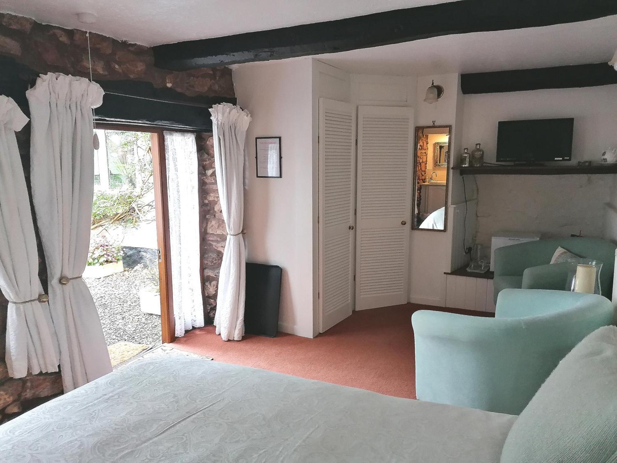 Steps Farmhouse B&B Minehead Room photo